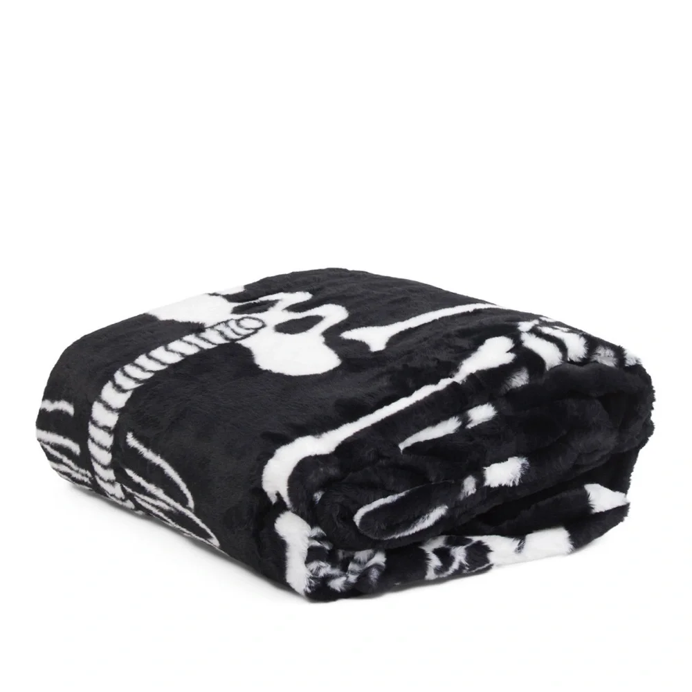 ☠️RACHEL ZOE Oversized skeletons faux fur Blanket ☠️